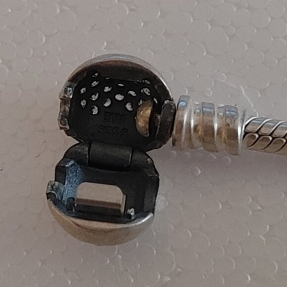 PANDORA Moments Sparkling Heart Clasp Snake Chain Bracelet Silver 6.3" - Picture 5 of 5